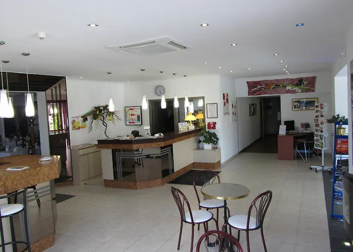 Szálloda L'initial Toulouse